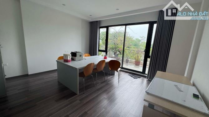 Nhà mới xây, view thơ mộng, khu linh đàm, 90m2, xây 4 tầng, mt 5m giá 16.5ty - 2