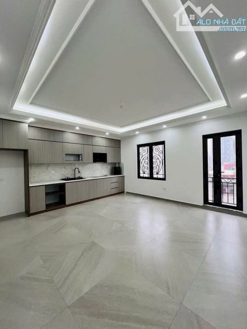 Phố  Phùng Chí Kiên - Cầu Giấy - 2 Thoáng - Thang Máy - Ô Tô , 8 Tầng - 93M2 Giá 34.7 Tỷ - 2