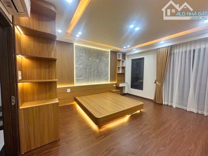 NHÀ MỚI ĐÓN TẾT ĐÀM QUANG TRUNG LONG BIÊN  DT 45M² 6T MT 5M GARA ÔTÔ THANG MÁY XÁT CẦU VĨN - 4