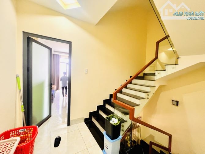 🏡🏡🏡 NHÀ 5 TẦNG HẺM XE HƠI THÔNG .LÊ ĐỨC THỌ PHƯỜNG 15 .GV ...DT 67M .💸💸💸 8.9 TỶ - 4