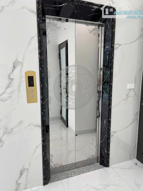 MẶT PHỐ - HOÀN KIẾM - 40M2 - 5 TẦNG - THANG MÁY - MT 4M - THÔNG SÀN KINH DOANH - CHỈ 44 TỶ - 4