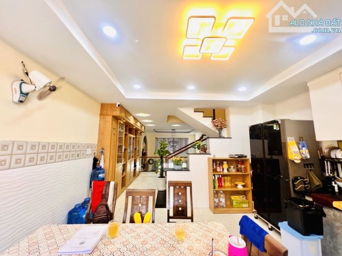 🏡🏡🏡 NHÀ 5 TẦNG HẺM XE HƠI THÔNG .LÊ ĐỨC THỌ PHƯỜNG 15 .GV ...DT 67M .💸💸💸 8.9 TỶ - 5