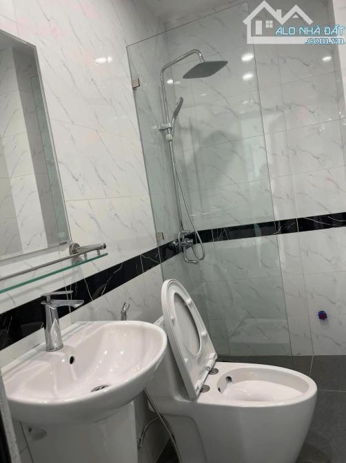 MẶT PHỐ - HOÀN KIẾM - 40M2 - 5 TẦNG - THANG MÁY - MT 4M - THÔNG SÀN KINH DOANH - CHỈ 44 TỶ - 5