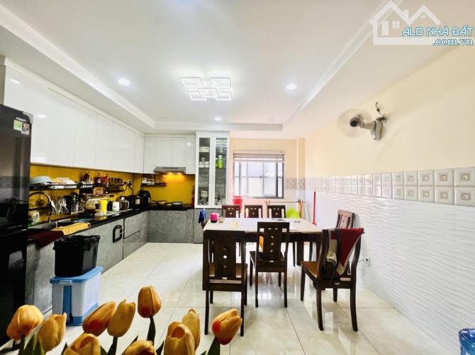 🏡🏡🏡 NHÀ 5 TẦNG HẺM XE HƠI THÔNG .LÊ ĐỨC THỌ PHƯỜNG 15 .GV ...DT 67M .💸💸💸 8.9 TỶ - 7