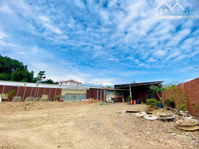 Giá 32 tỷ. Bán lô đất 65x35m 2000m Bửu Hoà ngay tđc mới. Đường nhựa vỉa hè. SHR
