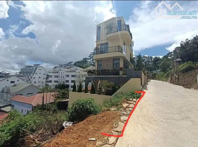 Đất 11.5 tỷ biệt thự 2 mặt tiền đường ô tô , view cực đẹp  Khe Sanh - 2