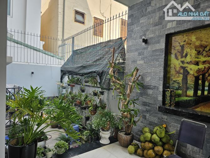 BIỆT THỰ KHU SONG NGỮ LẠC HỒNG MỚI TINH XÂY DỰNG 2024 - 2