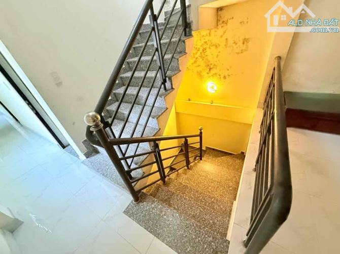 NHÀ MẶT TIỀN NGAY TRỤC THĂNG LONG SIÊU THỊ LOTTE _ HÓA SƠN 6 _ HẢI CHÂU , NHỈNH CHỈ 4 .TỶ - 3