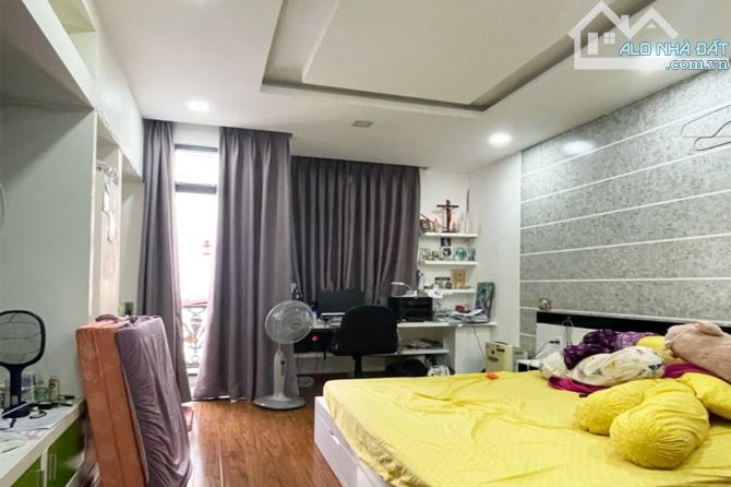 Bán nhà Hoàng Hoa Thám Phú Nhuận, 75m² (4m x 18.8m) nở hậu, 4 Tầng - Giá 9.9 tỷ TL - 4