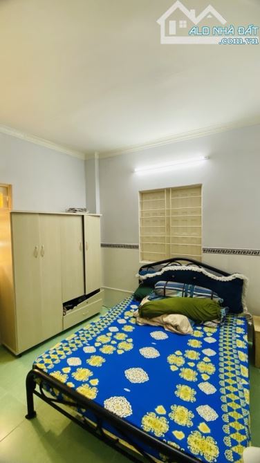 Bán Nhà Bình Thạnh - Phan Văn Trị - 3 Tầng - DT 45m2 - cách 30m ra Mặt Tiền - chỉ 5,15 tỷ - 4