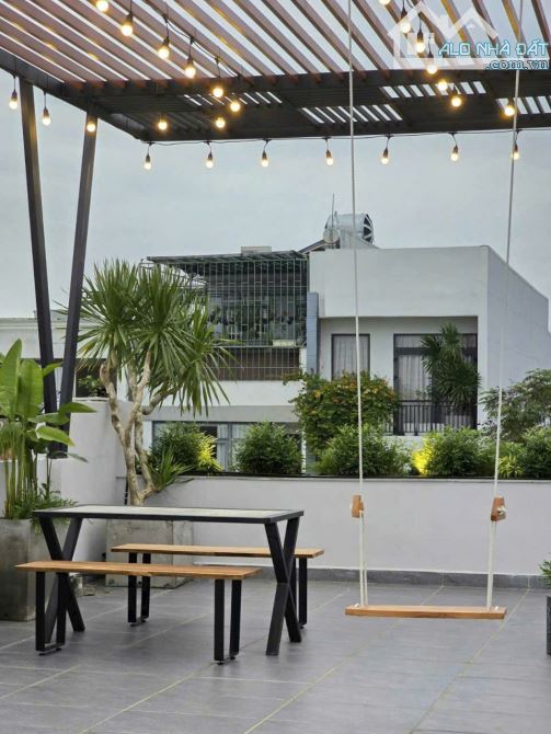 Chỉ 8,59 TỶ: SIÊU PHẨM 4 TẦNG ở MẶT TIỀN gần BIỂN NGUYỄN TẤT THÀNH ĐÀ NẴNG: 90m² 4 PN 4 WC - 5