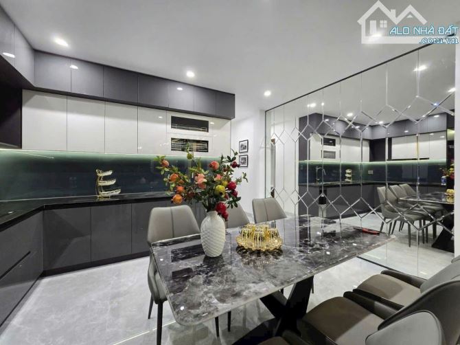 Chỉ 8,59 TỶ: SIÊU PHẨM 4 TẦNG ở MẶT TIỀN gần BIỂN NGUYỄN TẤT THÀNH ĐÀ NẴNG: 90m² 4 PN 4 WC - 8