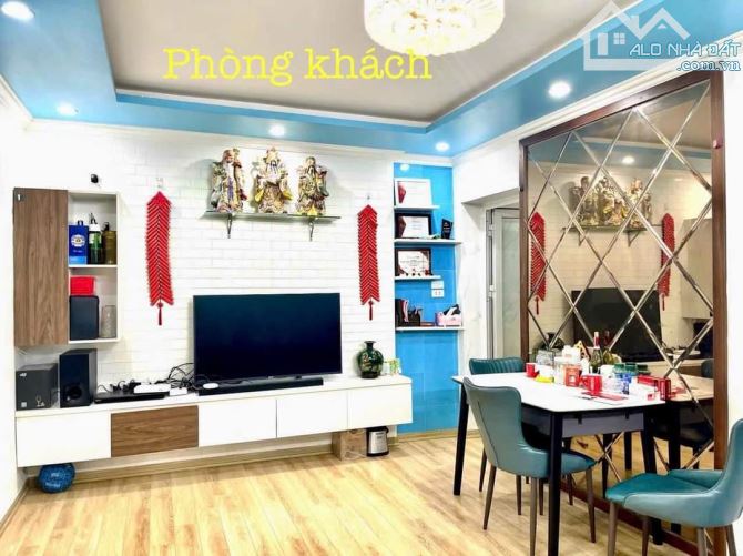 Bán căn tập thể Phương mai lô góc rộng 90m2 có 03 PN, 02 VS  giá 3.1 tỷ - 8