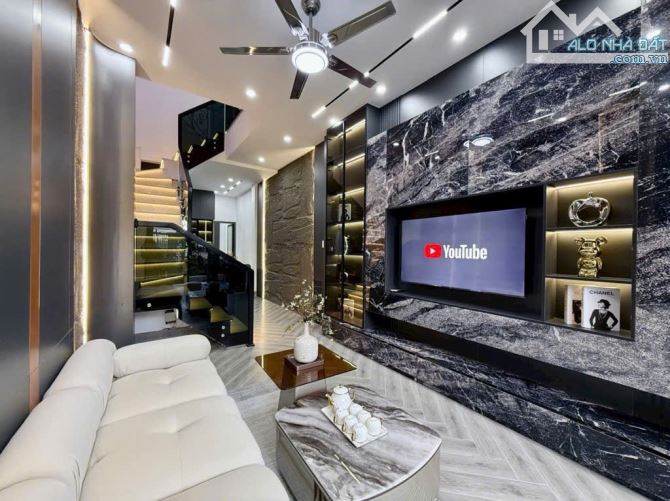 SIÊU PHẨM 3 TẦNG 56M2 ĐƯỜNG OTO LÊ ĐỘ MỚI 100% FULL NỘI THẤT CHỈ 4 TỶ