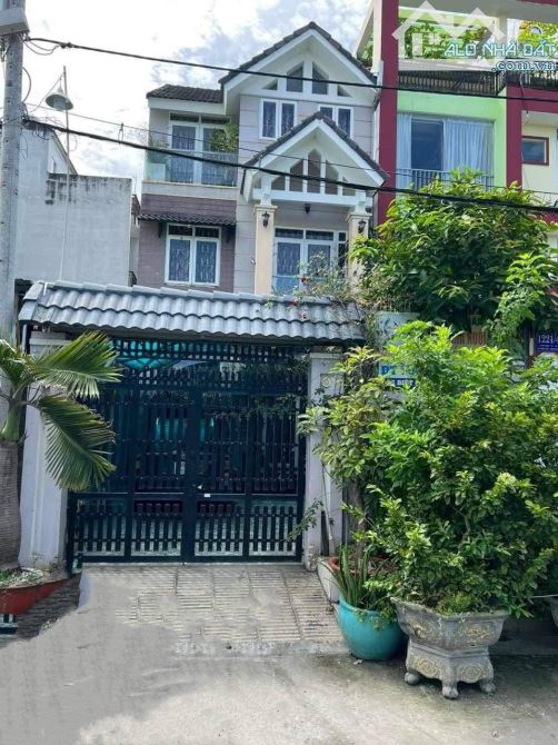 Nhà 3 lầu Phước Kiển 162m2, Ngang 6mx27m, 5PN 5WC đường nhựa 12m, giá 9,9 tỷ