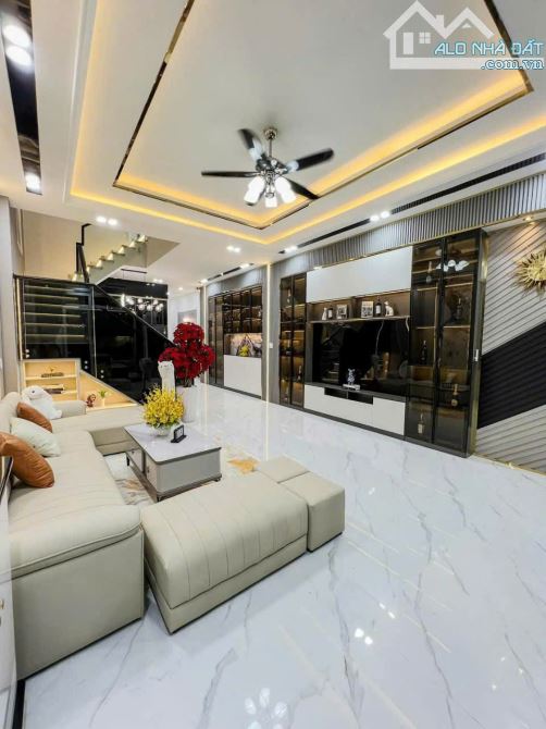 Chỉ 6,699 TỶ: SIÊU PHẨM ở MẶT TIỀN đường 7,5m gần CẦU VƯỢT NGÃ 3 HUẾ ĐN: 6mx14m 3 TẦNG