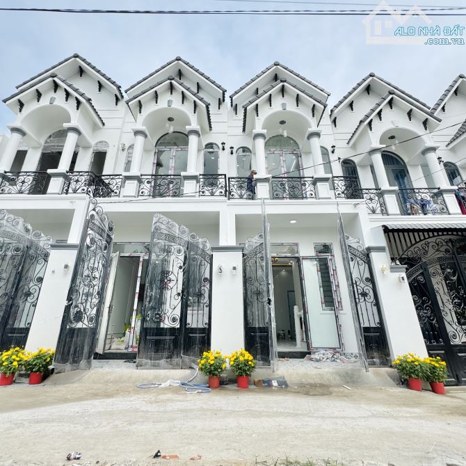 NHÀ TRỆT LẦU ĐẸP MỚI GIÁ TỐT CHỈ CÁCH BV NHI & ĐH FPT 5KM- ĐẬU Ô TÔ TRƯỚC NHÀ, GIÁ: 1TỶ700 - 2