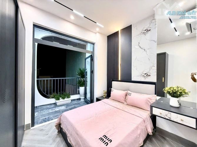 SIÊU PHẨM 3 TẦNG 56M2 ĐƯỜNG OTO LÊ ĐỘ MỚI 100% FULL NỘI THẤT CHỈ 4 TỶ - 3