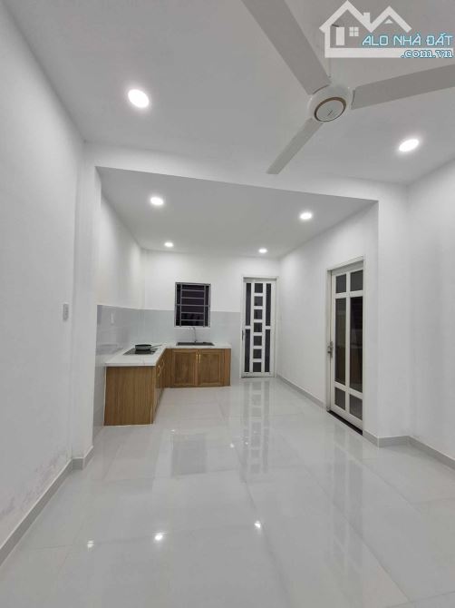 Nhà mới tinh, 210m2,  Phạm Thị Giây, Hóc Môn - 3