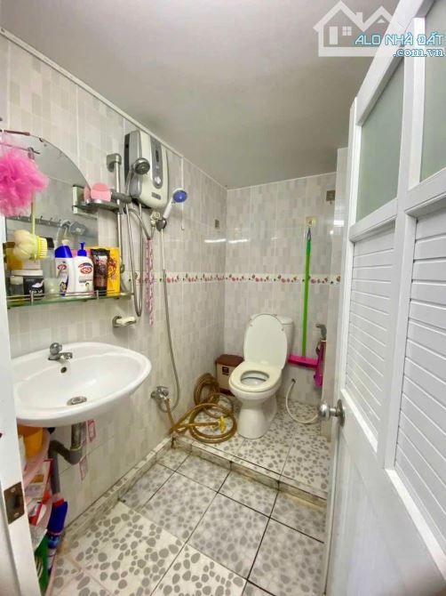 Quận 8 - Bán Nhà Mễ Cốc Q8- Xe Hơi Vào Tận Nhà - Thu Nhập 12 Triệu /tháng - 6,5 Tỷ - 5