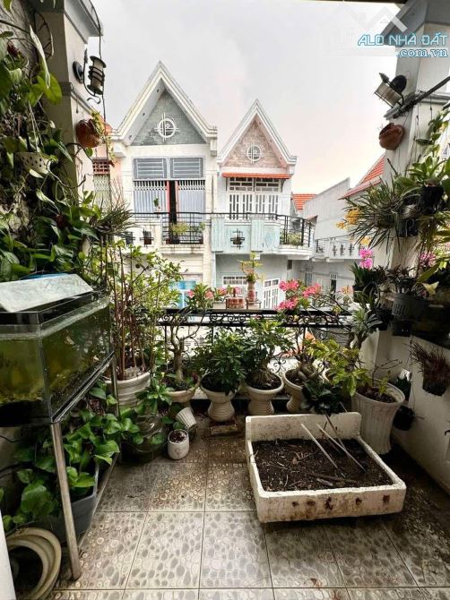 Quận 8 - Bán Nhà Mễ Cốc Q8- Xe Hơi Vào Tận Nhà - Thu Nhập 12 Triệu /tháng - 6,5 Tỷ - 7
