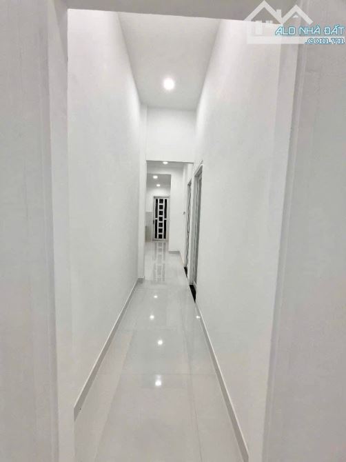 NHÀ C4 XINH LUNG LINH PHẠM THỊ GIÂY TTT HOC MÔN HXT - 210m2 CHỈ 6.5 Tỷ - 8