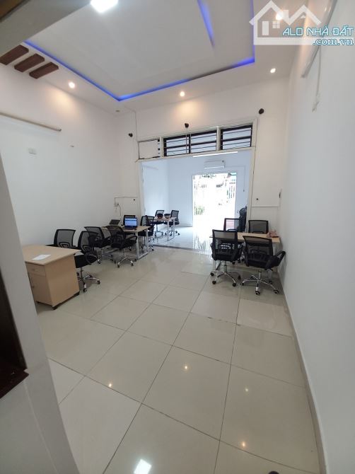 NHÀ 3 TẦNG MỸ AN 23 GẦN SÔNG GẦN BIỂN THOÁNG MÁT - 2