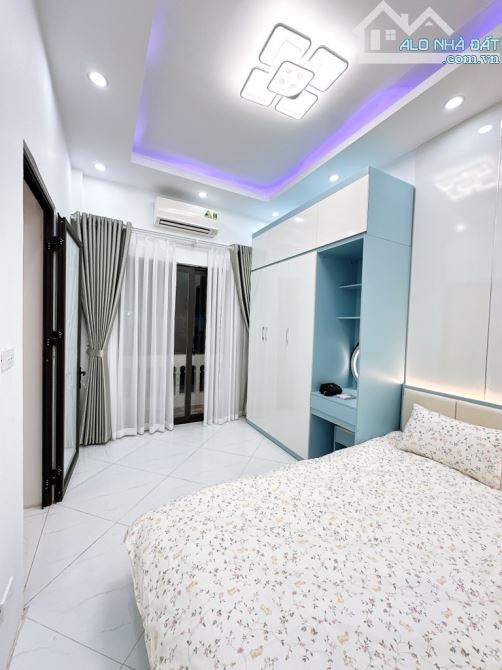 Bán nhà ngõ 173 Tam Trinh, Lô Góc đẹp, Nội Thất xịn, 31/40m², 3.73 tỷ - 3