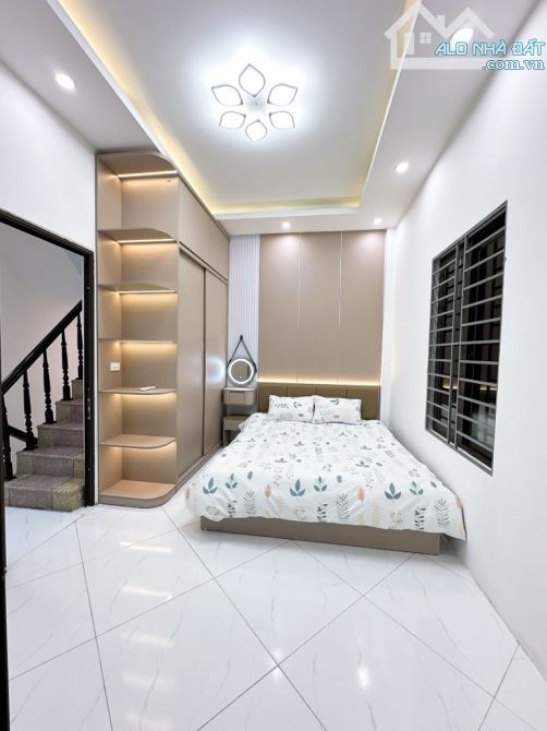 Bán nhà ngõ 173 Tam Trinh, Lô Góc đẹp, Nội Thất xịn, 31/40m², 3.73 tỷ - 4