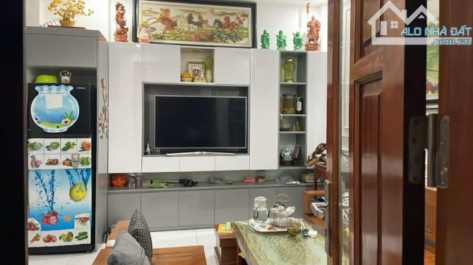 CẦU DIỄN NHÀ 5 TẦNG- FULL NỘI THẤT SANG XỊN- CÔNG NĂNG THOẢI MÁI.35M 5,65 TỶ