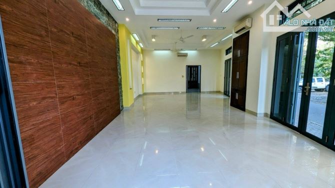 Nhà 4 Tầng, góc 2 mặt tiền, 116M2, KDC Nam Long Trung tâm Quận 7,Chỉ 18Tỷ - 1