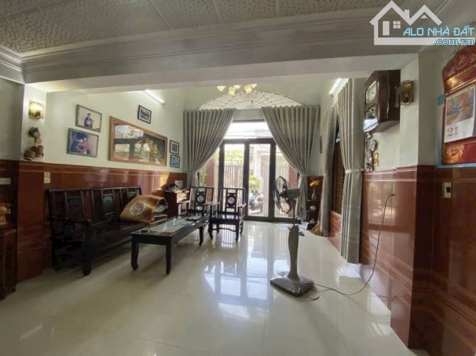 Chỉ 5,39 TỶ: NHÀ ĐẸP 4 TẦNG gần ĐƯỜNG 2 THÁNG 9 và KHU THỂ THAO TIÊN SƠN ĐÀ NẴNG: 5mx15m - 1