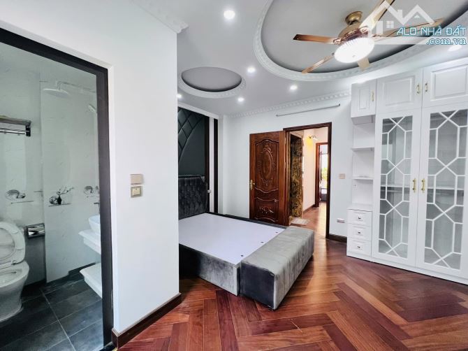 NHÀ MẶT PHỐ GIÁP BÁT 52M2*5T, THANG MÁY, ĐẸP RẺ - 1