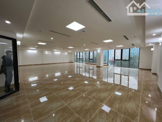 Bán nhà mặt phố Trần Quang Diệu, KD, DT 200m2 x 8T - Mt 10m - Siêu Phẩm, Đống Đa - 105 tỷ - 4