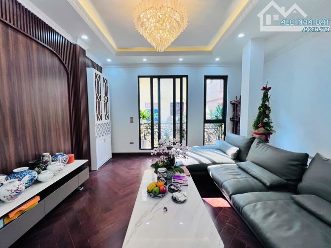 NHÀ MẶT PHỐ GIÁP BÁT 52M2*5T, THANG MÁY, ĐẸP RẺ - 4