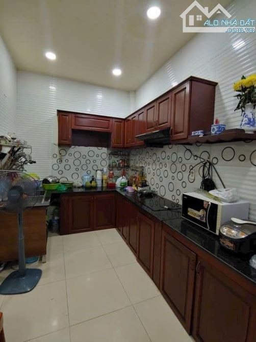 Bán nhà MT Liên Khu 1-6, BTĐông, Bình Tân,  DT 85m2 - 4.5 × 19 - 2 tầng, Giá 5.5 tỷ TL. - 5