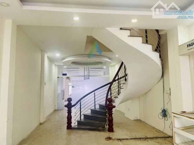 CHO THUÊ NHÀ NGUYÊN CĂN MẶT TIỀN HOÀNG DIỆU - 162,5 M² - 2 PN -28 TRIỆU