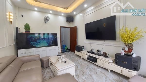 Bán nhà 3,5 tầng Đằng Lâm, Hải An.60m2.Đường 8m.Vị trí kinh doanh.Có thang máy.Chỉ 8,99 tỷ