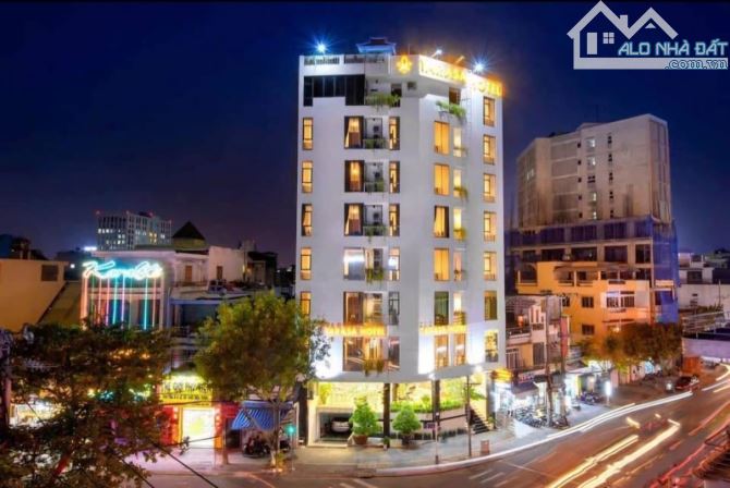 TÒA CĂN HỘ 2 MẶT TIỀN GẦN BIỂN PHẠM VĂN ĐỒNG 6 Tầng thang máy đất 197m2 – DÒNG TIỀN 160