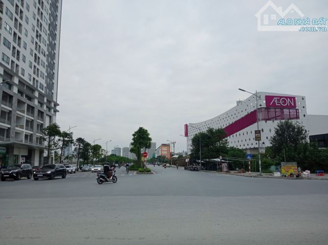 SIÊU BIỆT THỰ LÔ GÓC - VỈA HÈ KINH DOANH BUÔN BÁN SẦM UẤT -  XUNG QUANH CÁC TOÀ NHÀ CHUNG - 1