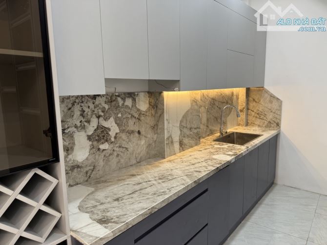 CẦN BÁN NHÀ NGÕ RỘNG, THÔNG, OTO ĐỖ CỬA PHỐ TÂY SƠN DT 28m2, KINH DOANH ỔN. - 1