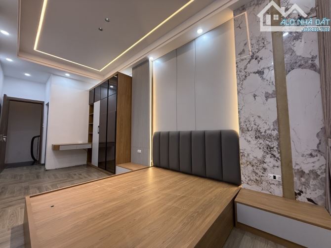 CẦN BÁN NHÀ NGÕ RỘNG, THÔNG, OTO ĐỖ CỬA PHỐ TÂY SƠN DT 28m2, KINH DOANH ỔN. - 3