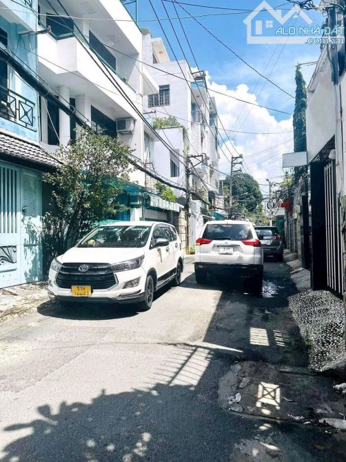 Trương Định- Q3- Hẻm 2 xe hơi tránh nhau. DT: 6.2*15m- Trệt 3 lầu. giá 21 tỷ . Chủ đang ở. - 1