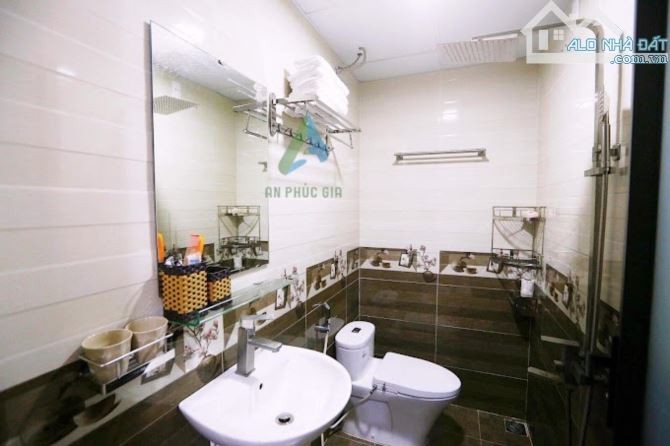 CHO THUÊ KHÁCH SẠN 6 TẦNG PHÚC HOMESTAY  HỒ NGHINH - 75 M² - 13 PN - GIÁ 70 TRIỆU