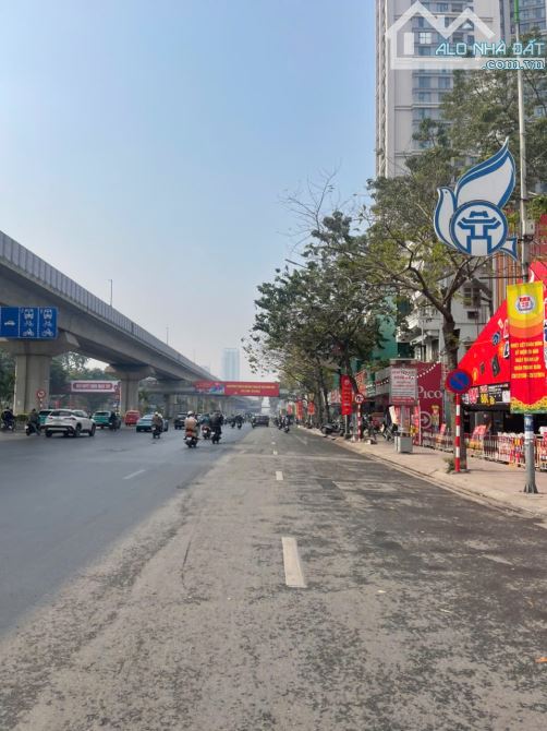 Bán đất tặng nhà 3 tầng, giá đầu tư, 150m mặt tiền 7,3m, tại phố cự lộc, thanh xuân