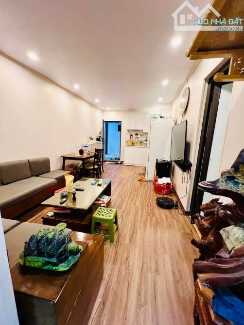 Bán căn tập thể 129 Nguyễn Trãi, Thanh Xuân, 95m2, 4 ngủ, 3wc, chỉ 3,4 tỷ