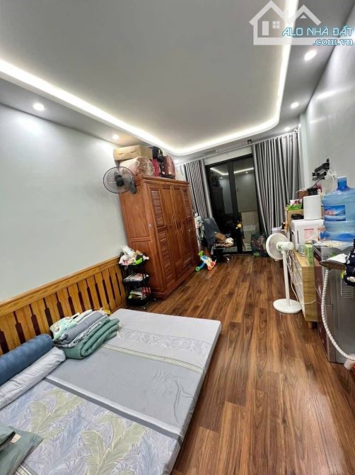 Bán Nhà Hồng Hà Ba Đình, DT: 40m2, 6 Tầng, Giá 12.8tỷ. Ngõ kinh doanh.