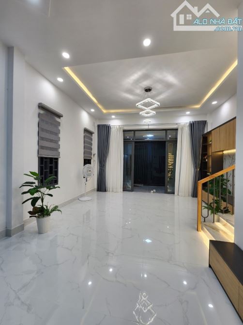 NHÀ ĐẸP 66M2, 2 TÂNG, 4 PHÒNG NGỦ, BÀ HOM, QUẬN 6, GIÁ 6,6 TỶ