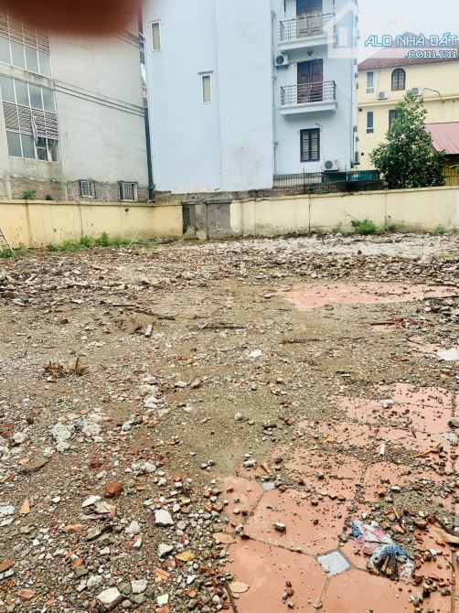 CẦN  BÁN ĐẤT VÕ CHÍ CÔNG - TÂY HỒ, 200M, MT RỘNG, VỈA HÈ, Ô TÔ TRÁNH DỪNG ĐỖ, KD