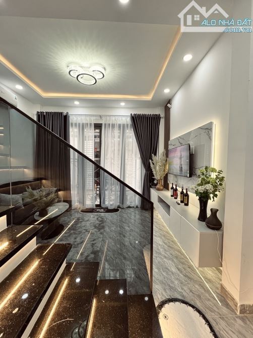 Siêu phẩm nhà đẹp , 52m2, đường Trần Văn Quang, quận Tân bình